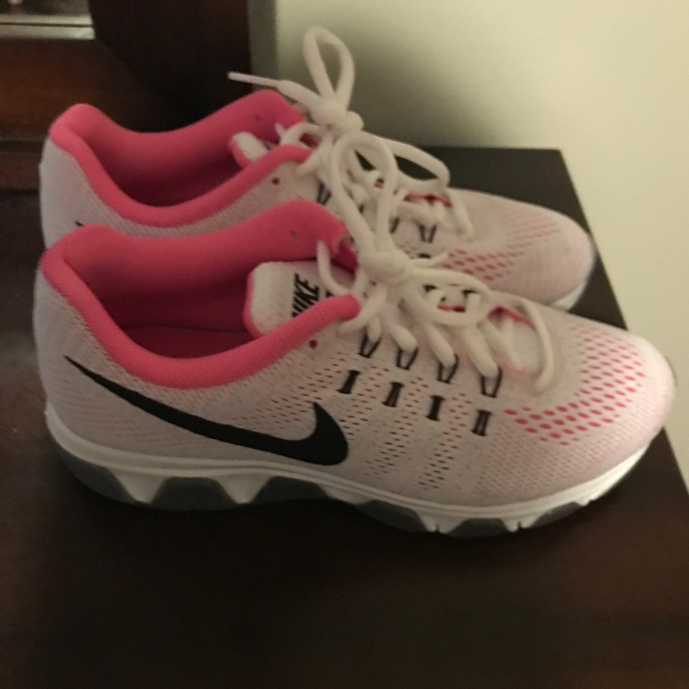 Nike tailwind 8 size 7.5